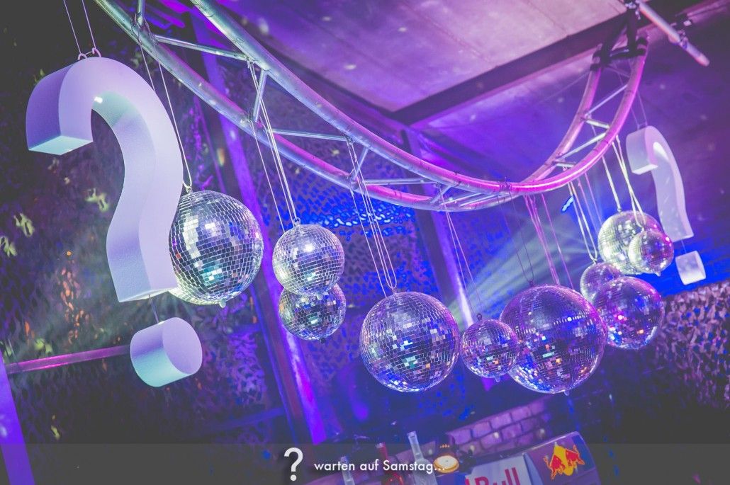 3D-Fragezeichen aus EPS-Hartschaum mit Oberflächenbeschichtung für Event