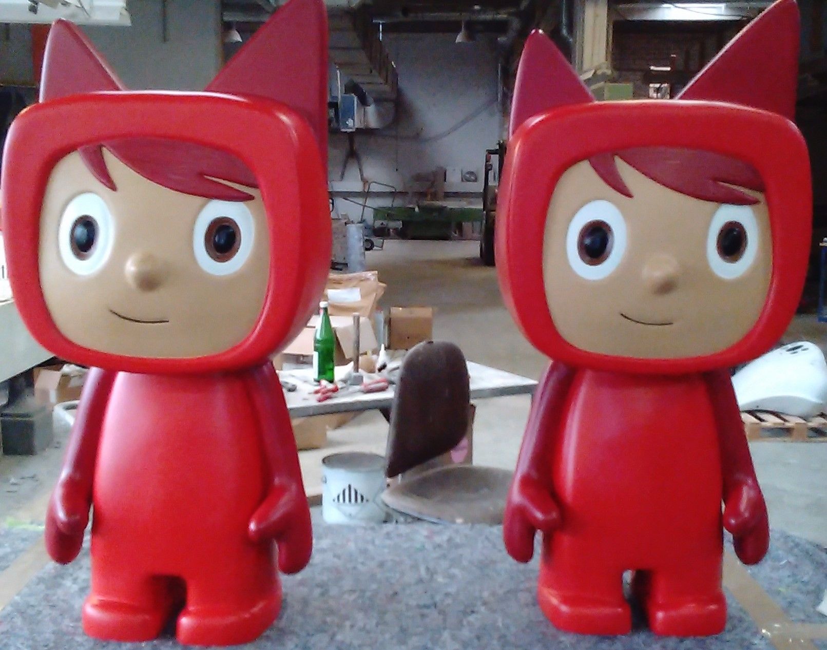 Übergroße Cartoon-Figuren aus CNC-gefrästem und beschichtetem Hartschaum