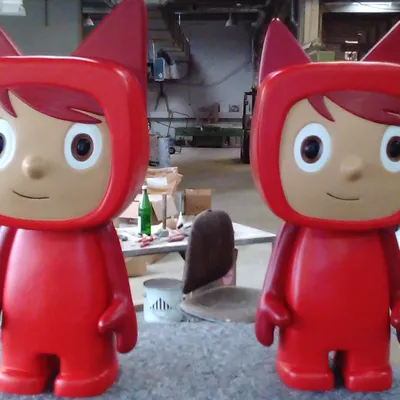 Übergroße Cartoon-Figuren aus CNC-gefrästem und beschichtetem Hartschaum