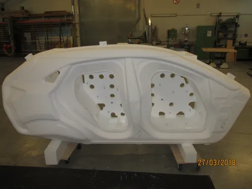 CNC-gefrästes Styropormodell einer Fahrzeugkarosserie für den Sandguss in der Gießerei